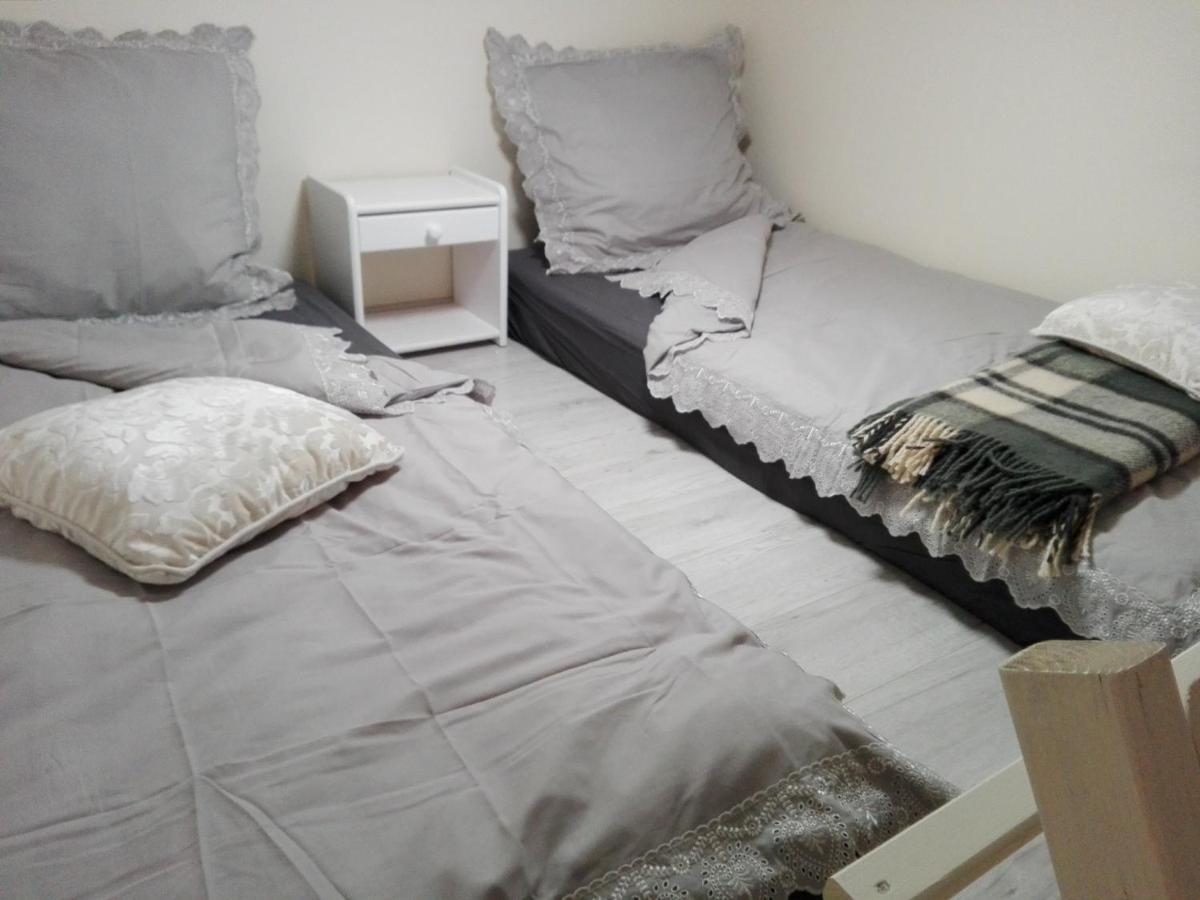 ウッチ Dobranoc Bed & Breakfast エクステリア 写真