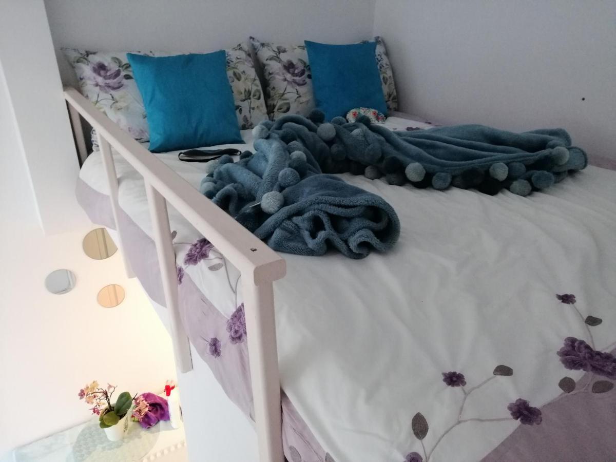 ウッチ Dobranoc Bed & Breakfast エクステリア 写真